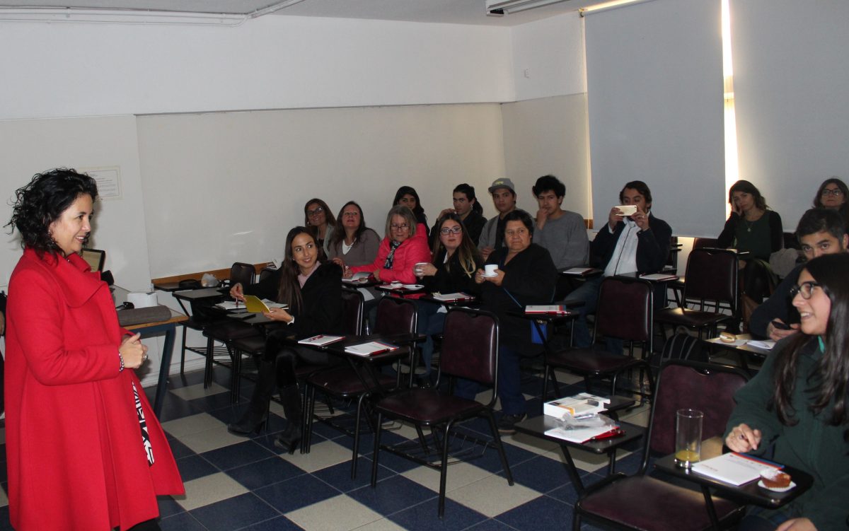 COMUNIDADES EDUCATIVAS DEBATEN SOBRE PRÁCTICAS DE CASTIGO Y CONVIVENCIA EN LAS ESCUELAS